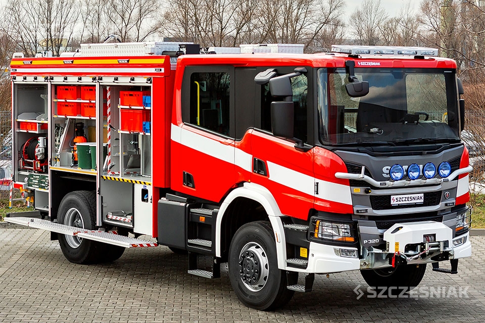 Średni Samochód Ratowniczo Gaśniczy Scania 4x4