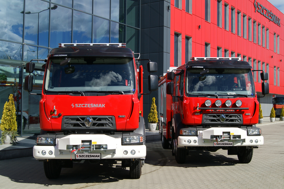 Kolejne samochody pożarnicze dla mazowieckich strażaków