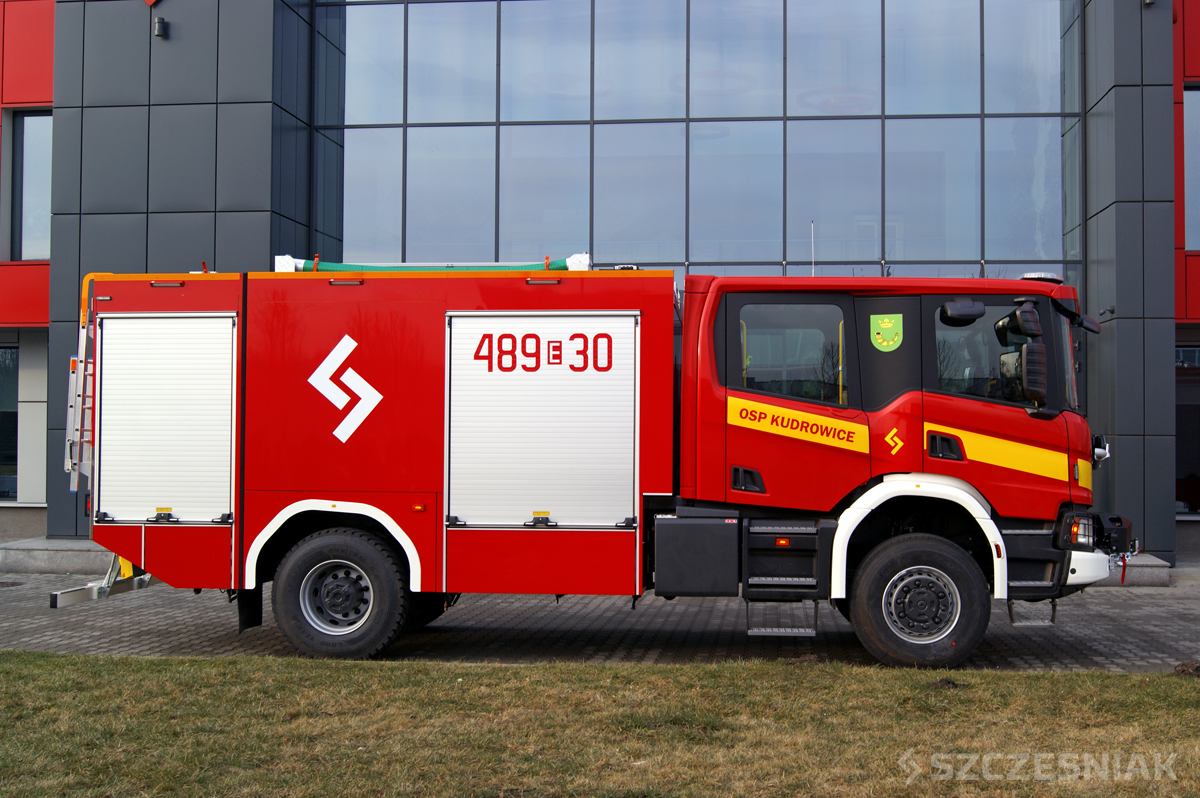 Nowy samochód pożarniczy dla ochotników z Kudrowic