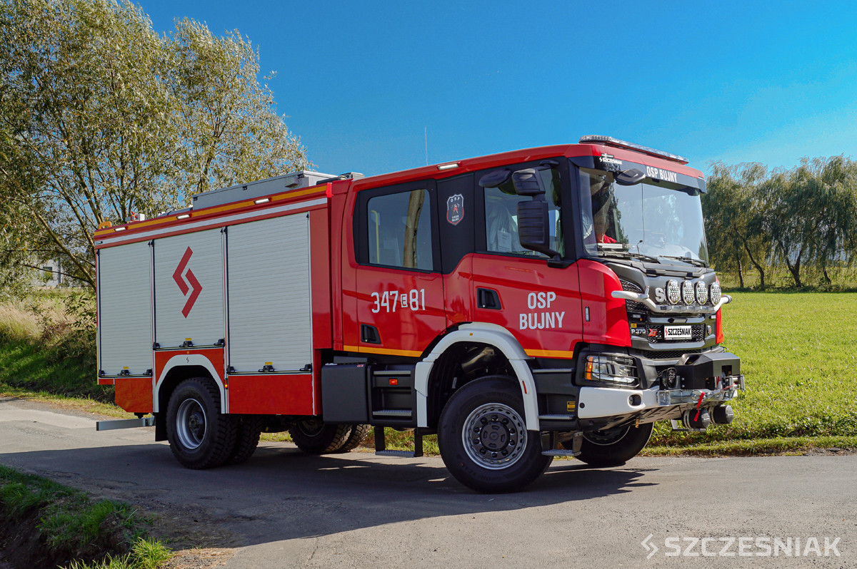W OSP Bujny przywitano nowy samochód pożarniczy